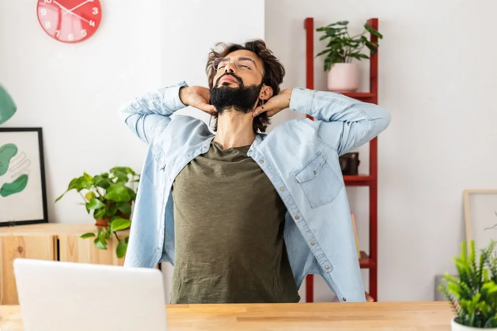 Cinq exercices pour mobiliser votre dos au bureau