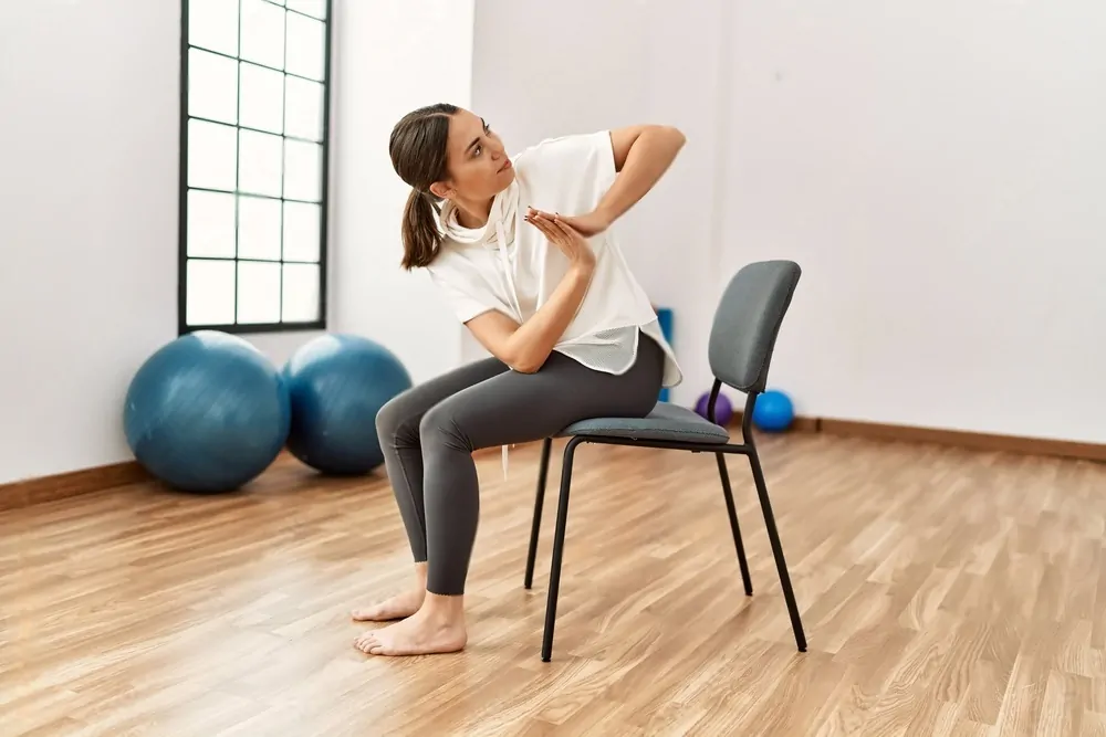 Exercices assis : une méthode efficace pour renforcer les muscles