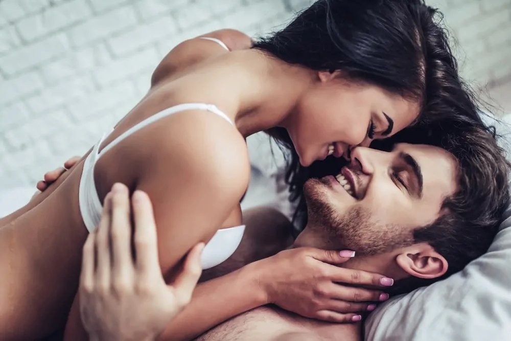 Explorer de nouvelles sensations avec des positions sexuelles simples